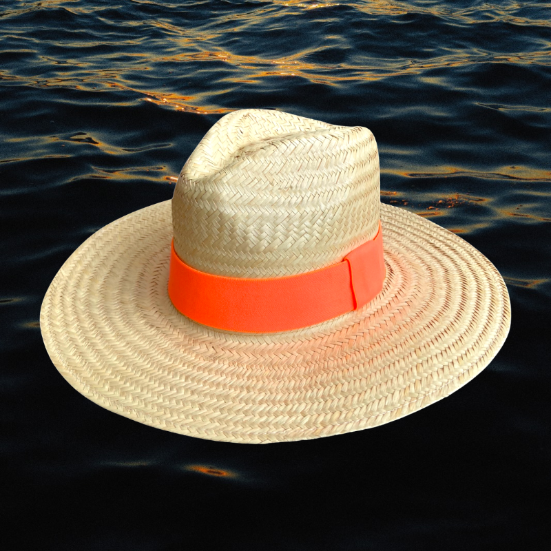 Chapéu modelo Panamá palha fina com fita elástica