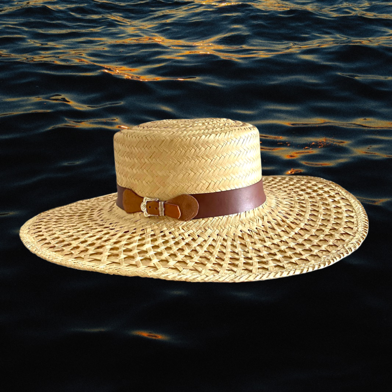 Chapéu modelo Veneza estilo Paris com faixa de couro e fivela